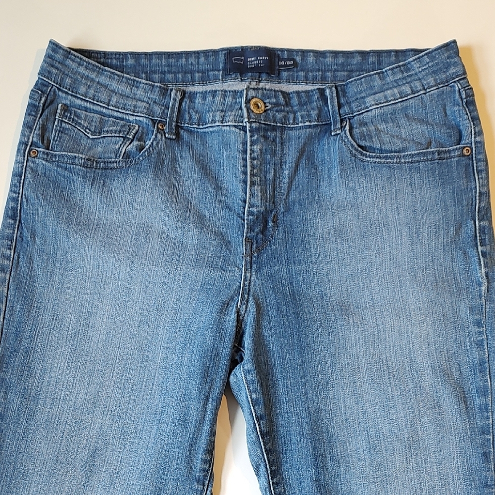 Levi's Medium Blue Straight-Leg Women's Jeans - Picture 3 of 8